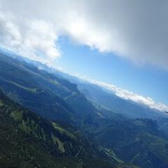Flugwegposition um 09:09:22: Aufgenommen in der Nähe von Gemeinde Ebensee, 4802 Ebensee, Österreich in 2132 Meter